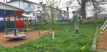 В нашем детском саду прошёл субботник В нашем детском саду прошёл субботник.
