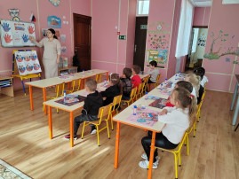 Ребята сделали открытку ко дню народного единства Ребята сделали открытку ко дню народного единства.