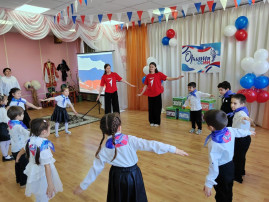 Воспитанники старшей группы стали орлятами-дошколятами Воспитанники старшей группы стали орлятами-дошколятами.