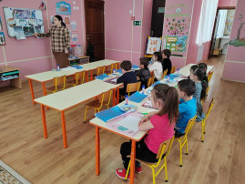 Состоялось увлекательное занятие по аппликации «Ракета летит в космос» Состоялось увлекательное занятие по аппликации «Ракета летит в космос».